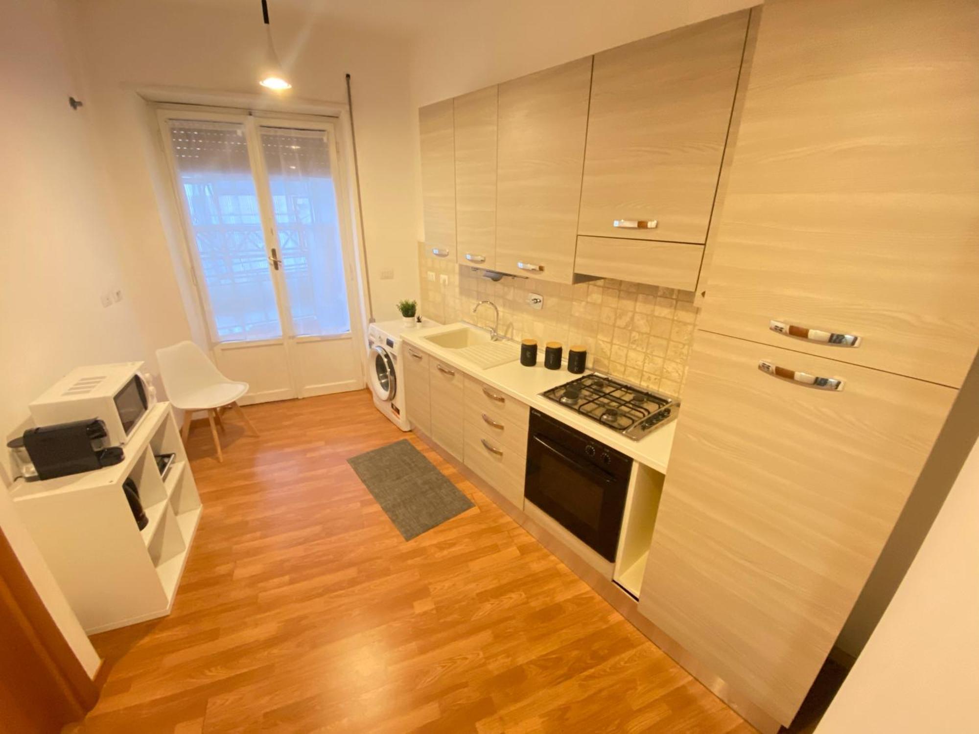 Golden Essence - Terrace & Metro Appartamento